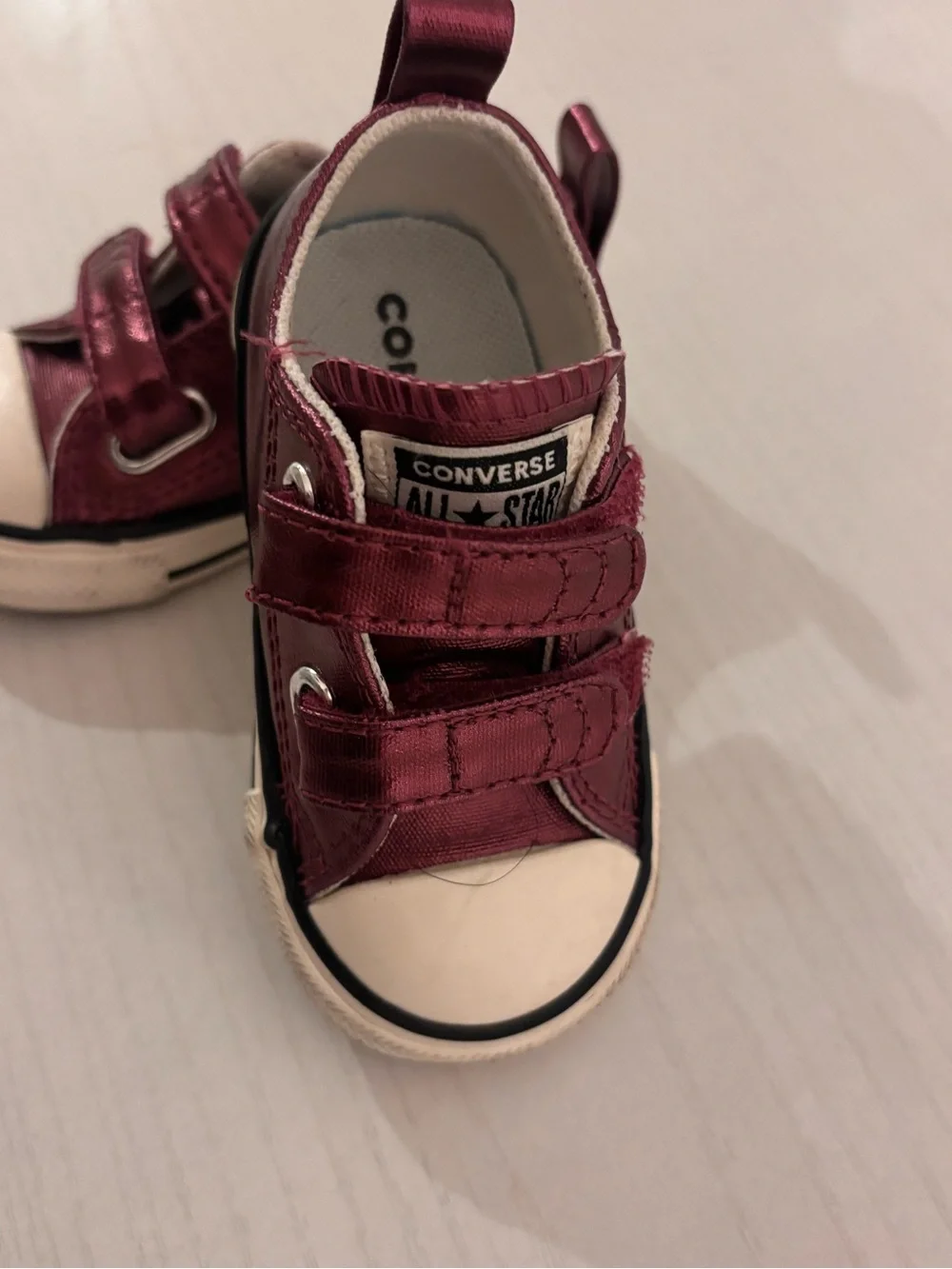 Converse metallic wine